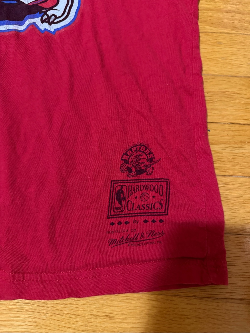 Mitchell & Ness Red Toronto Raptors Graphic Tee - Picture 5 of 5